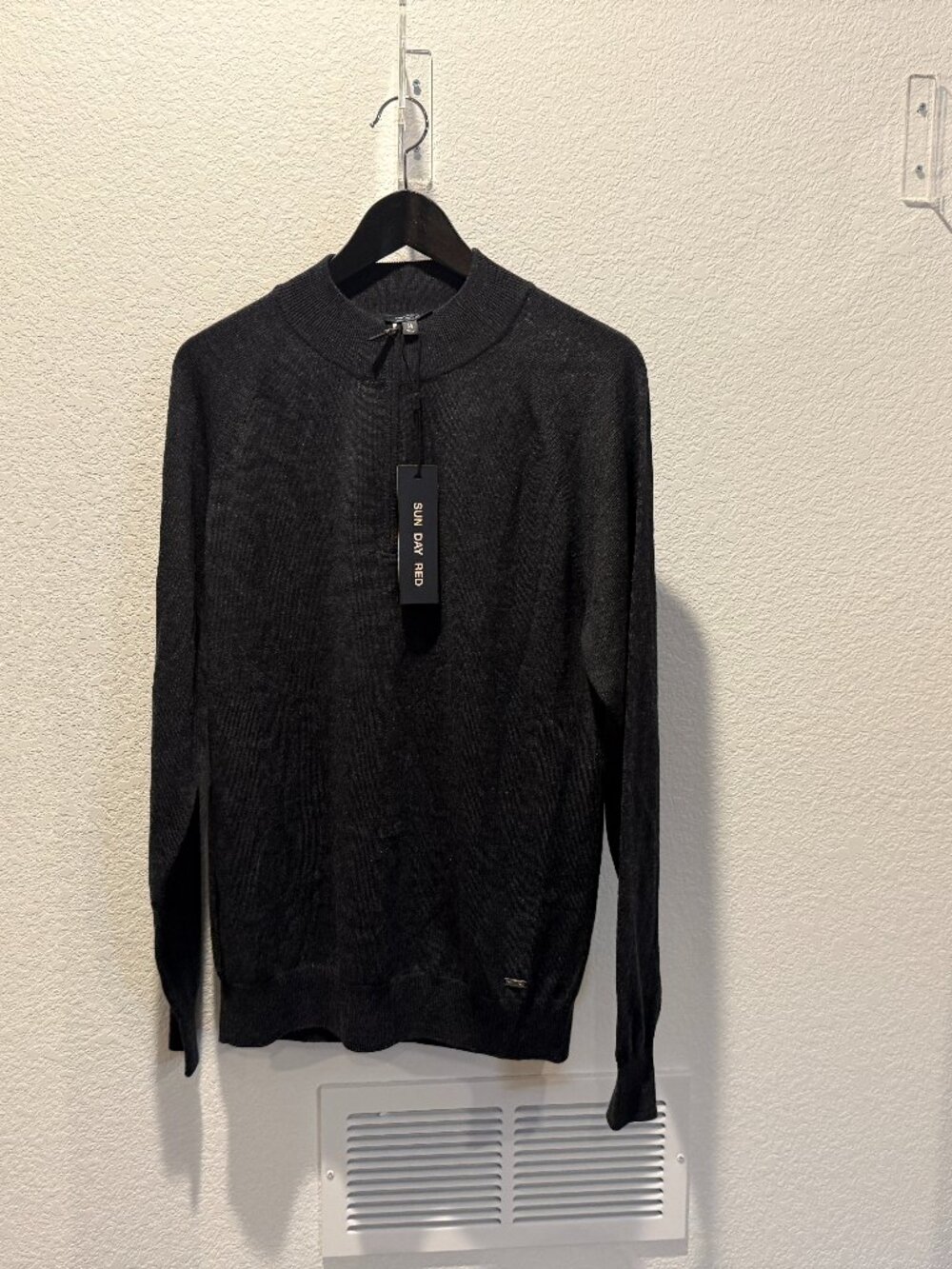 Sun Day Red (SDR) 1/4 Zip Sweater Charcoal Black NEW - Size Medium